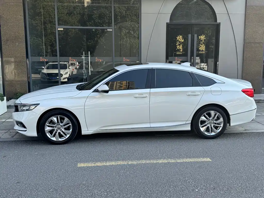Honda Accord — фото 3