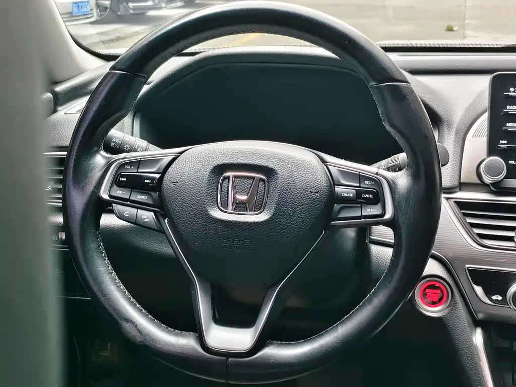 Honda Accord — фото 8