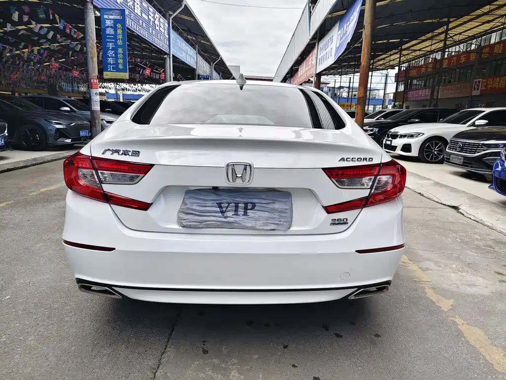 Honda Accord — фото 10