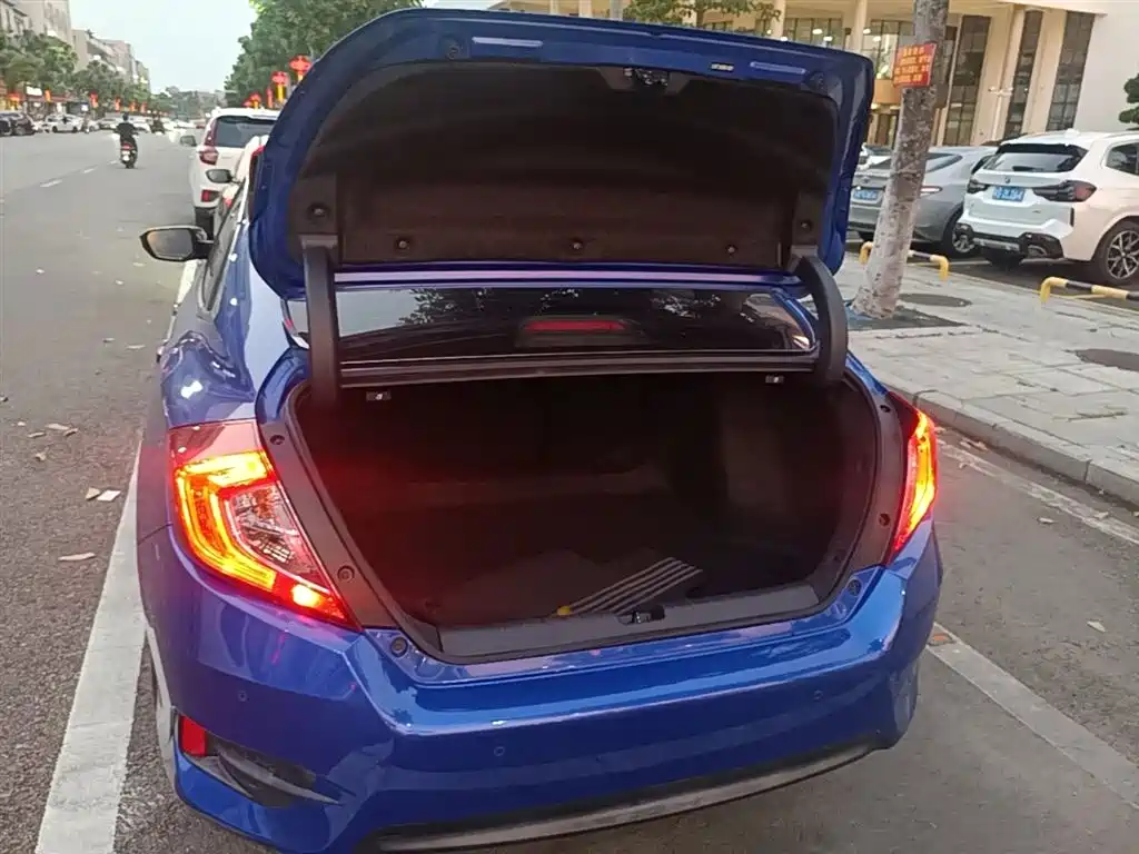 Honda Civic — фото 19