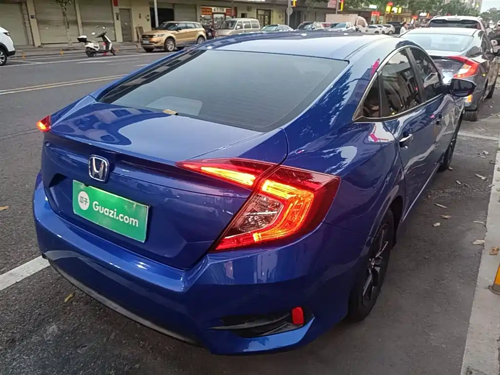 Honda Civic — фото 7
