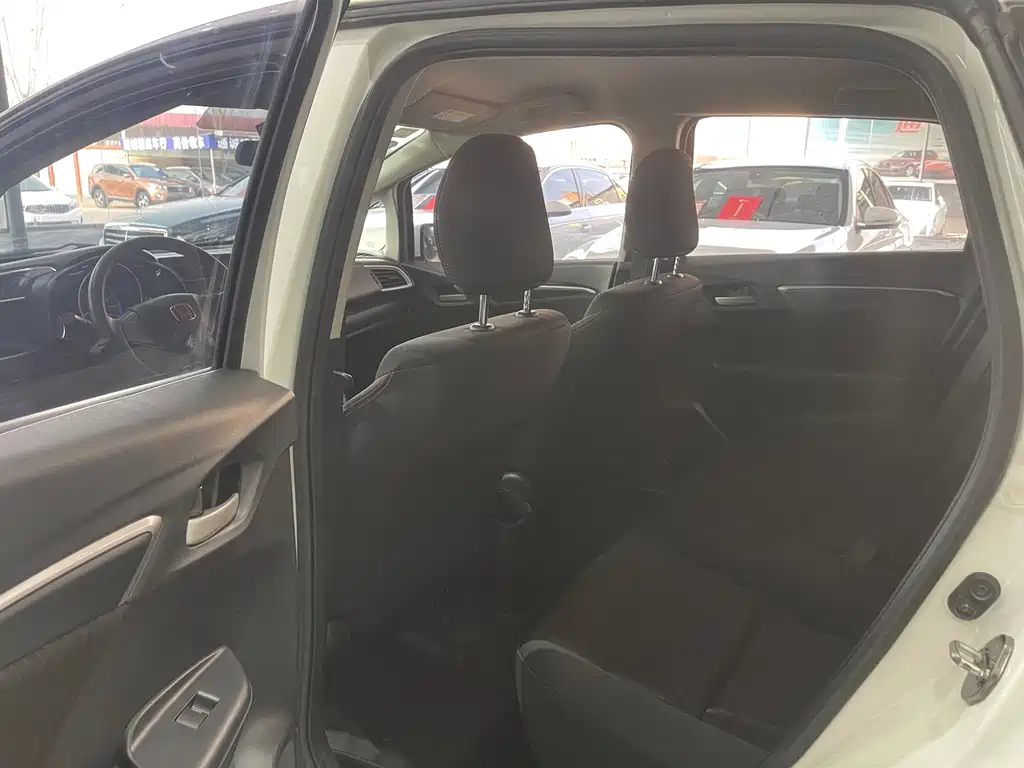 Honda Fit — фото 5