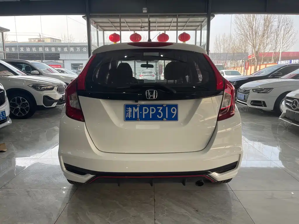 Honda Fit — фото 8