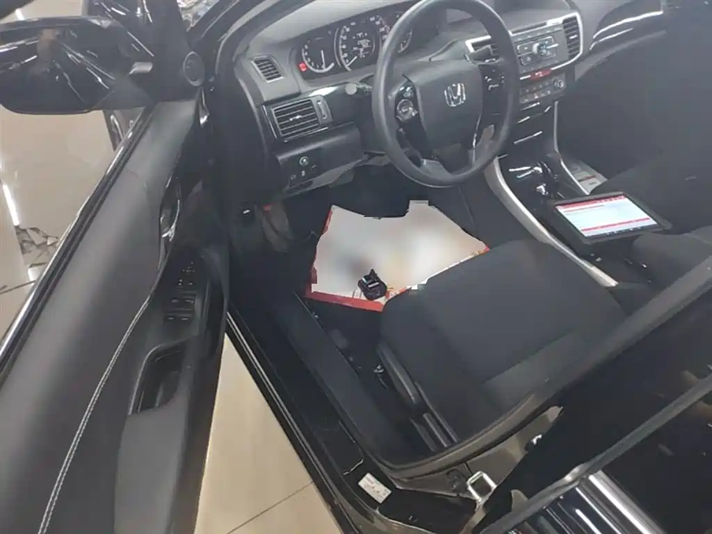 Honda Accord — фото 16