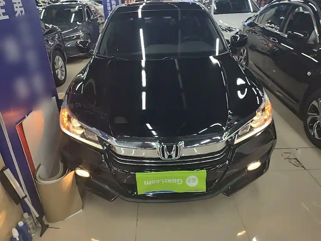 Honda Accord — фото 3