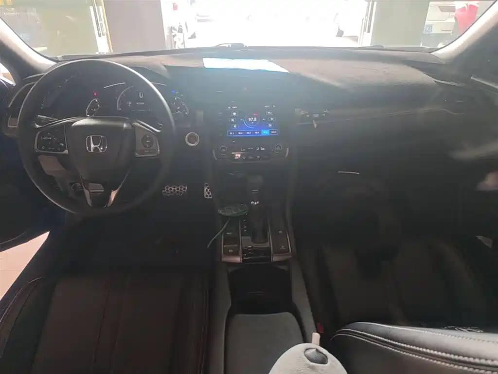 Honda Civic — фото 10