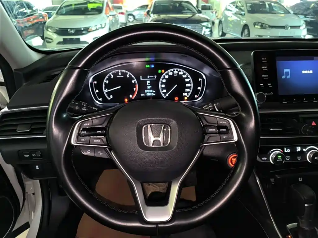 Honda Inspire — фото 11