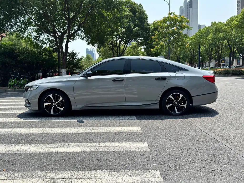 Honda Accord — фото 4