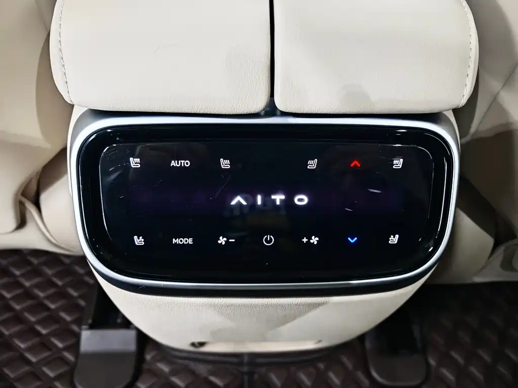 AITO AITO M7 — фото 13