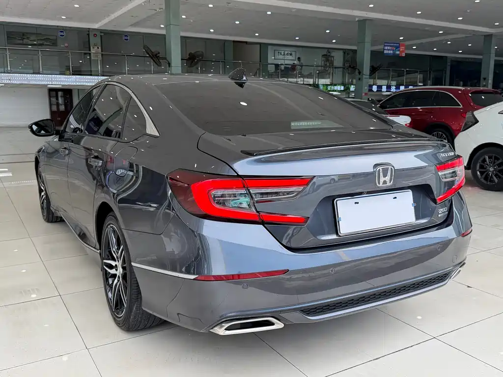 Honda Accord — фото 14