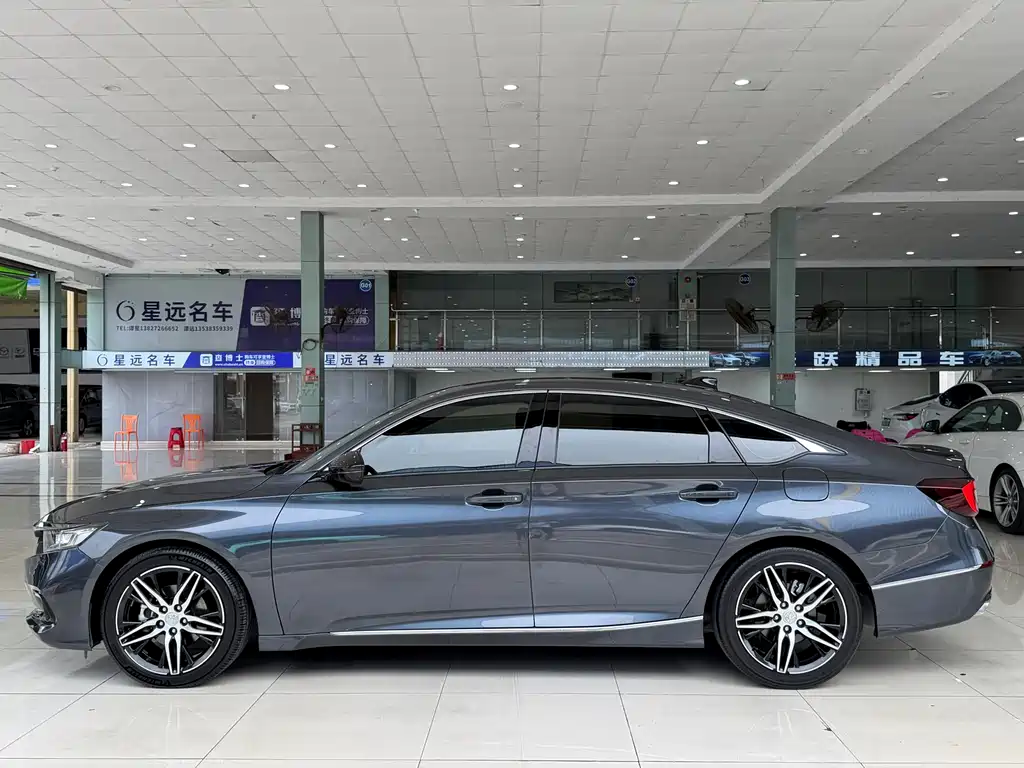 Honda Accord — фото 15