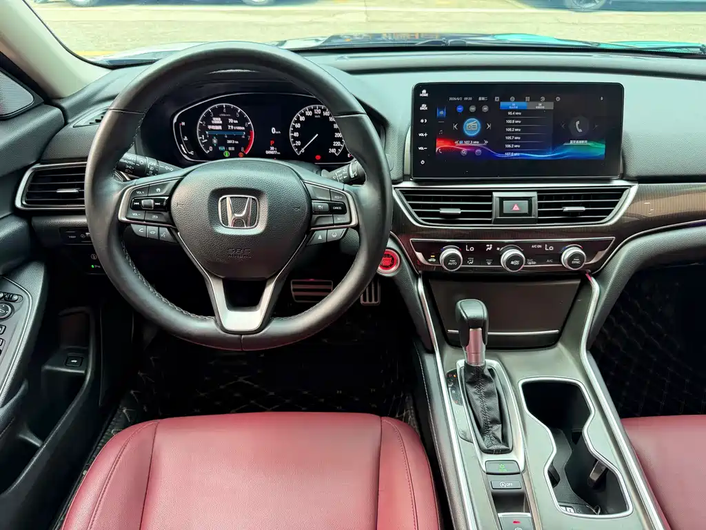 Honda Accord — фото 8
