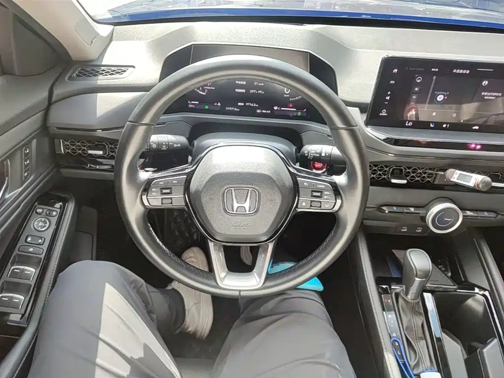 Honda Accord — фото 11