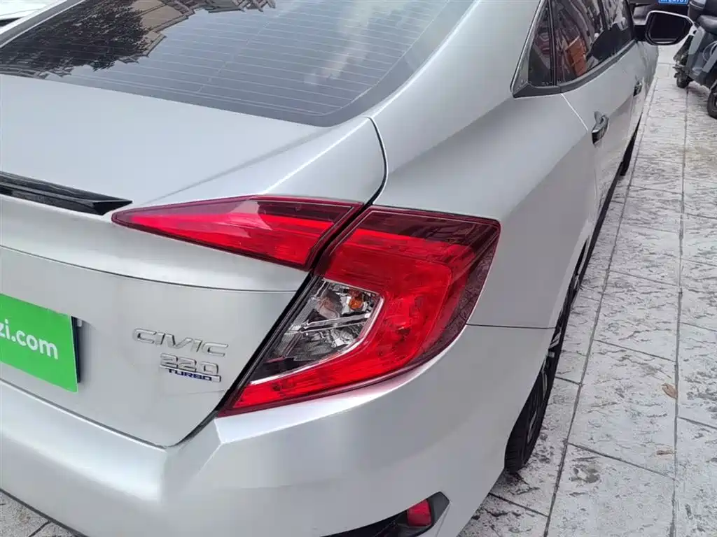 Honda Civic — фото 7