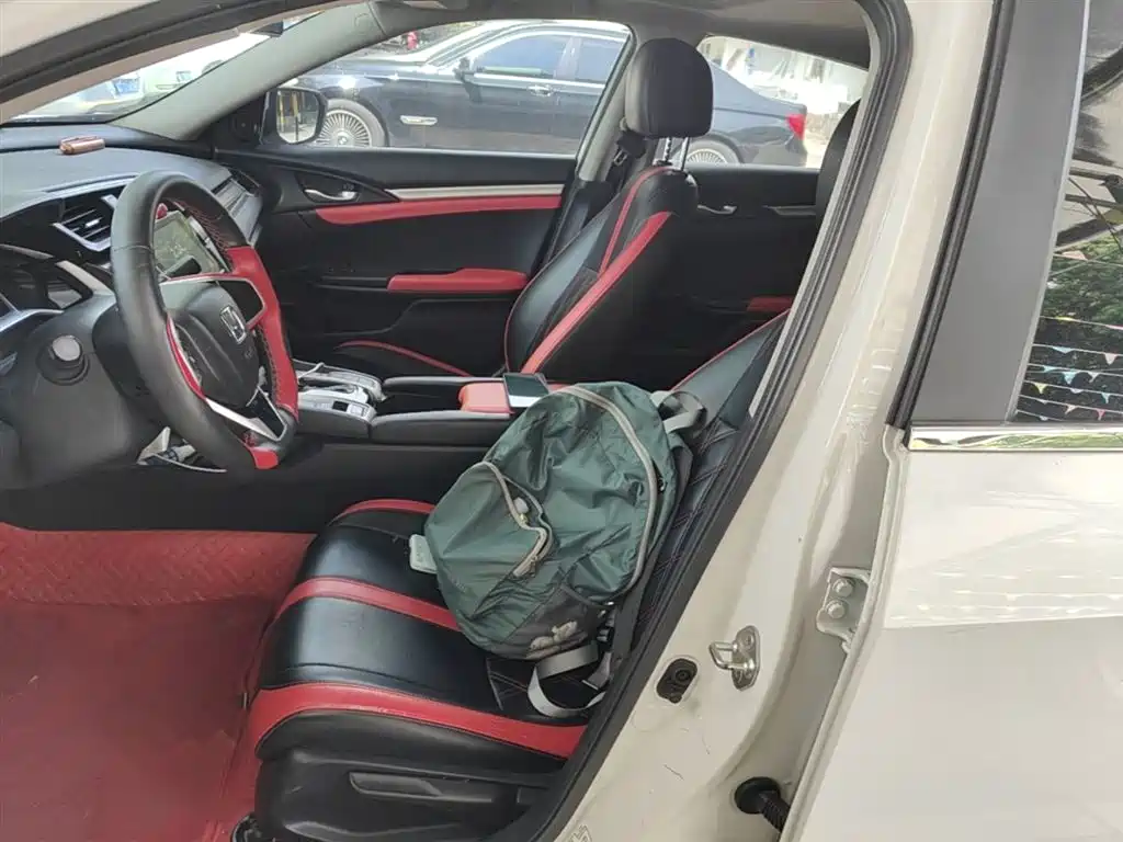 Honda Civic — фото 15