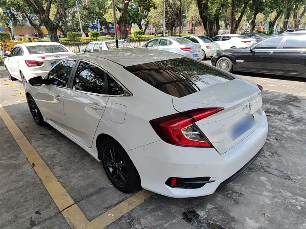Honda Civic — фото 5