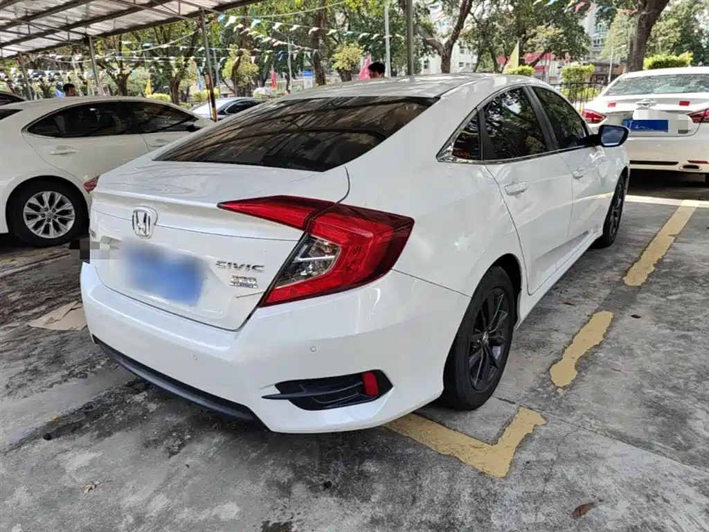 Honda Civic — фото 7