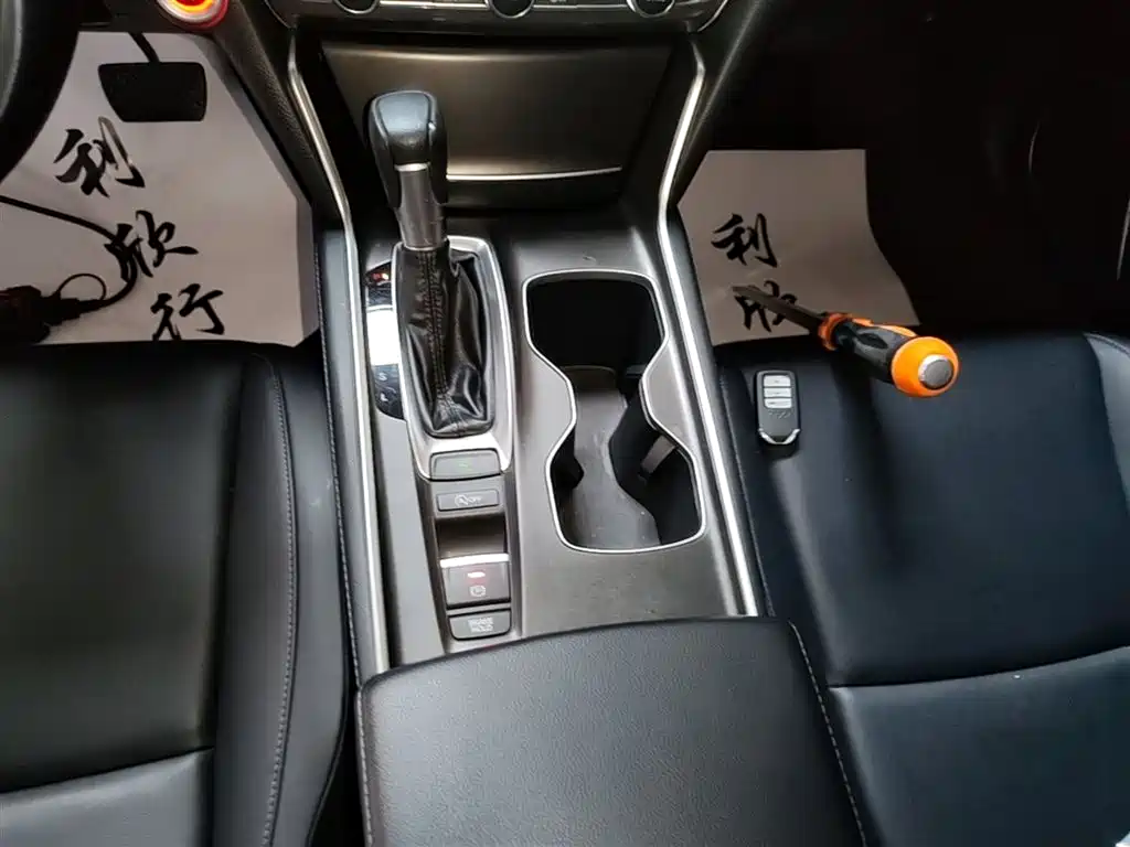 Honda Accord — фото 13