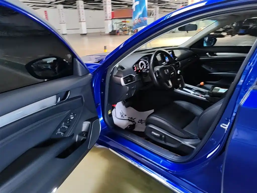 Honda Accord — фото 15