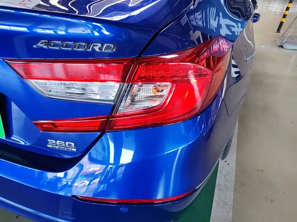 Honda Accord — фото 8