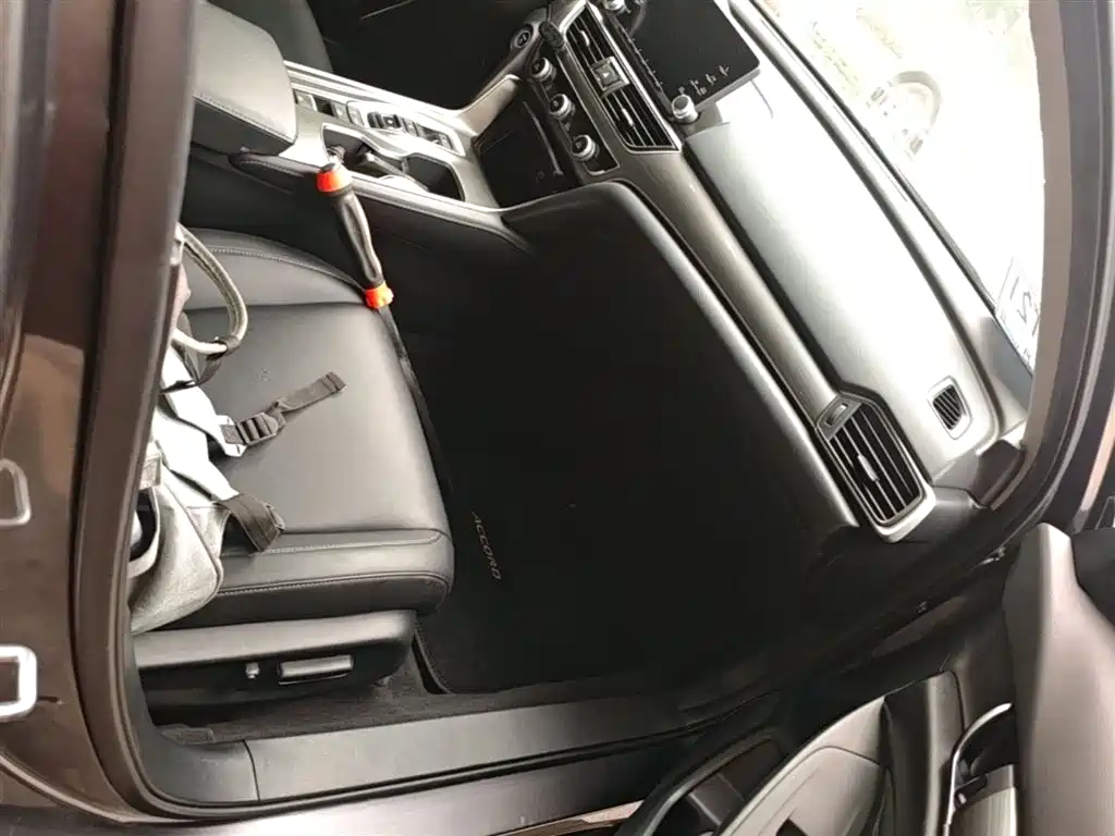Honda Accord — фото 11