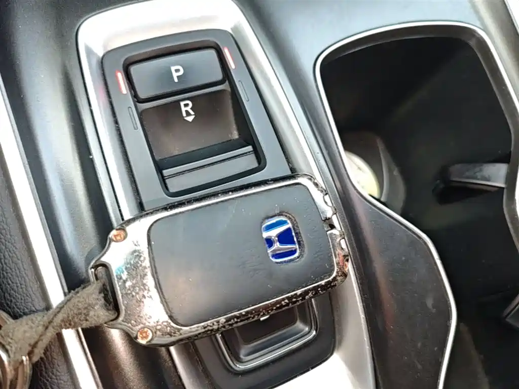 Honda Accord — фото 15