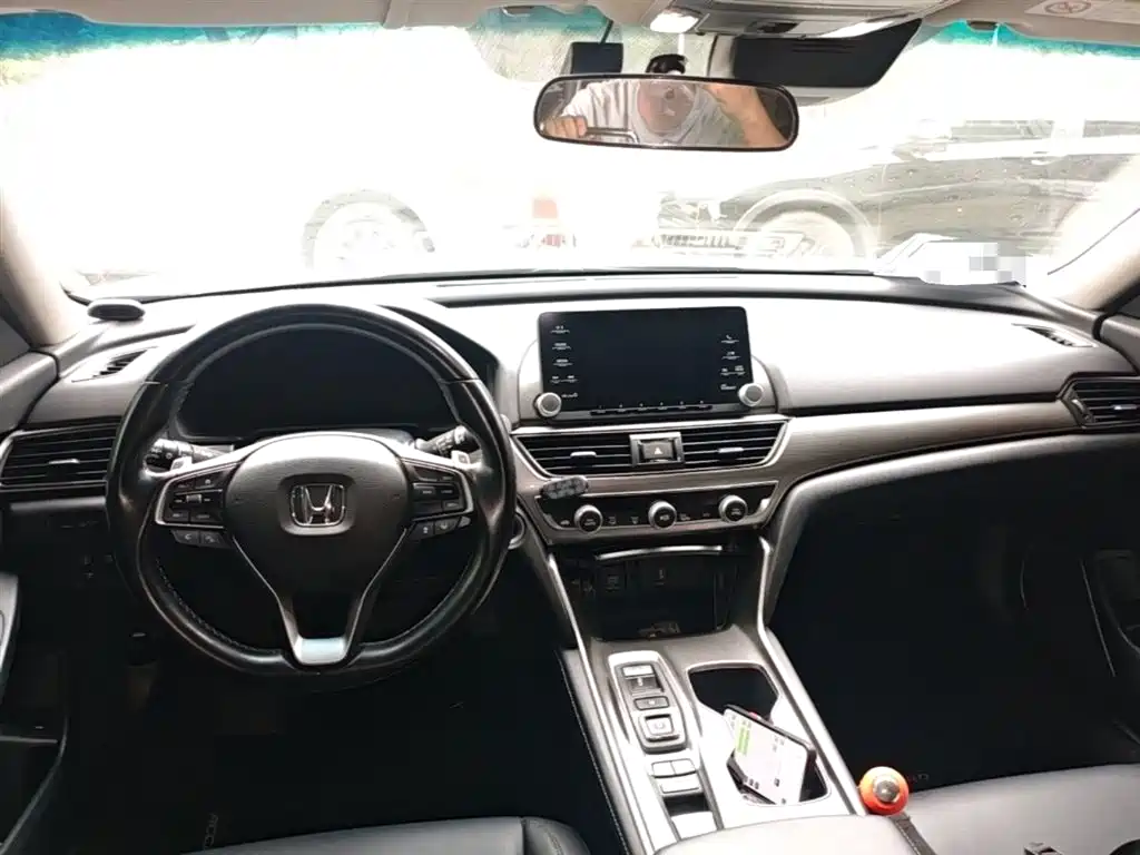 Honda Accord — фото 16