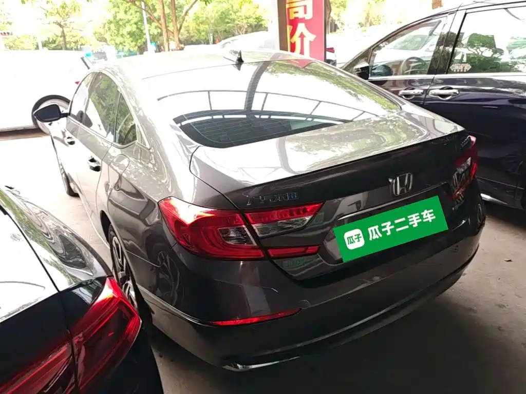 Honda Accord — фото 9
