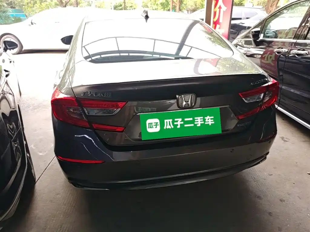 Honda Accord — фото 10