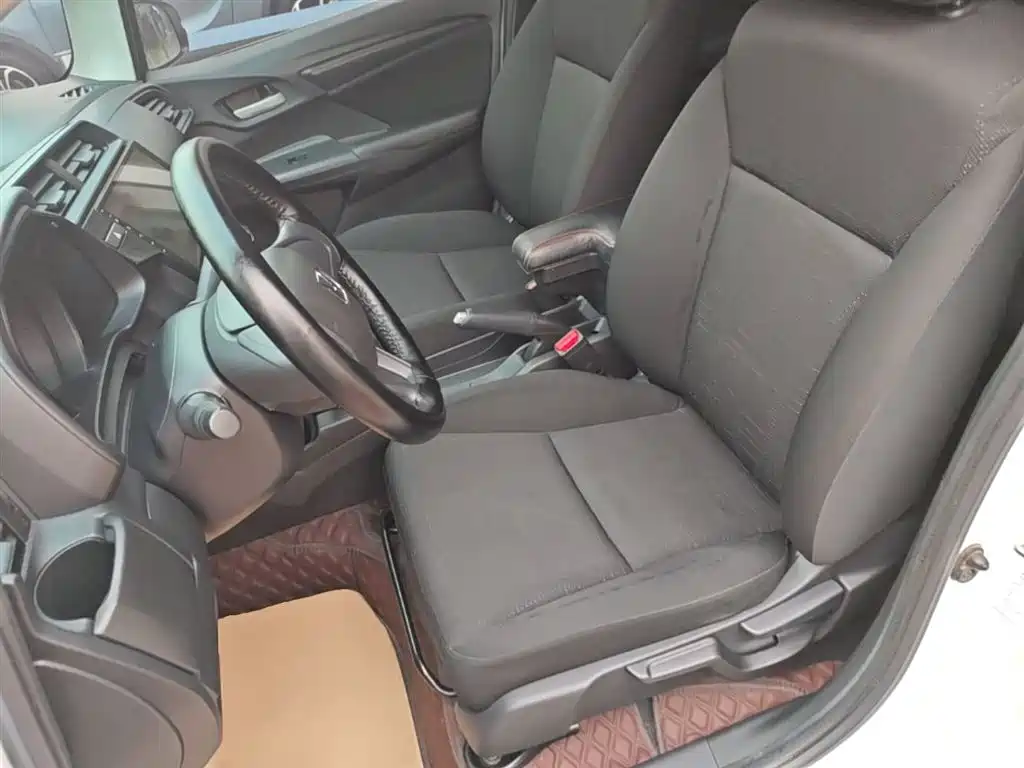 Honda Fit — фото 15