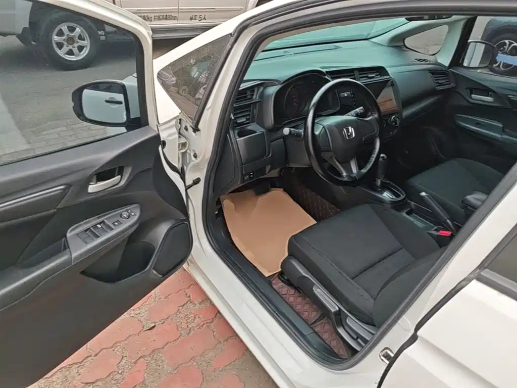Honda Fit — фото 16
