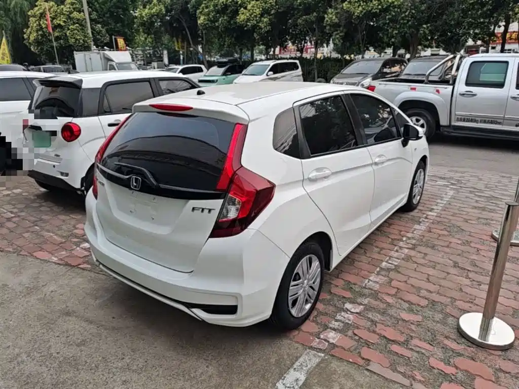 Honda Fit — фото 7