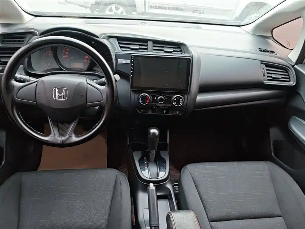 Honda Fit — фото 10
