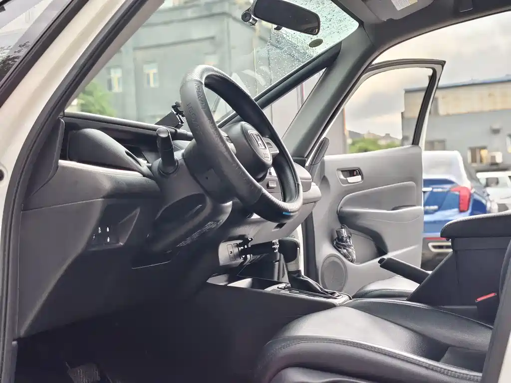 Honda Fit — фото 10