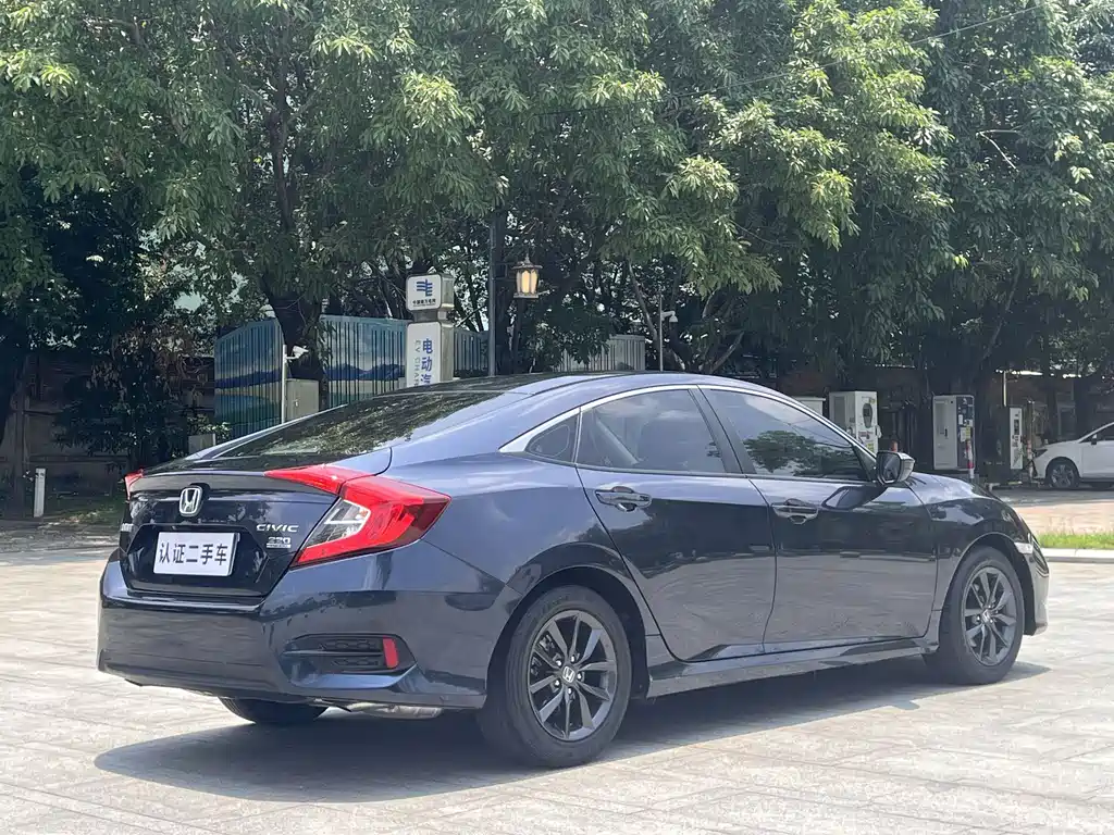 Honda Civic — фото 11