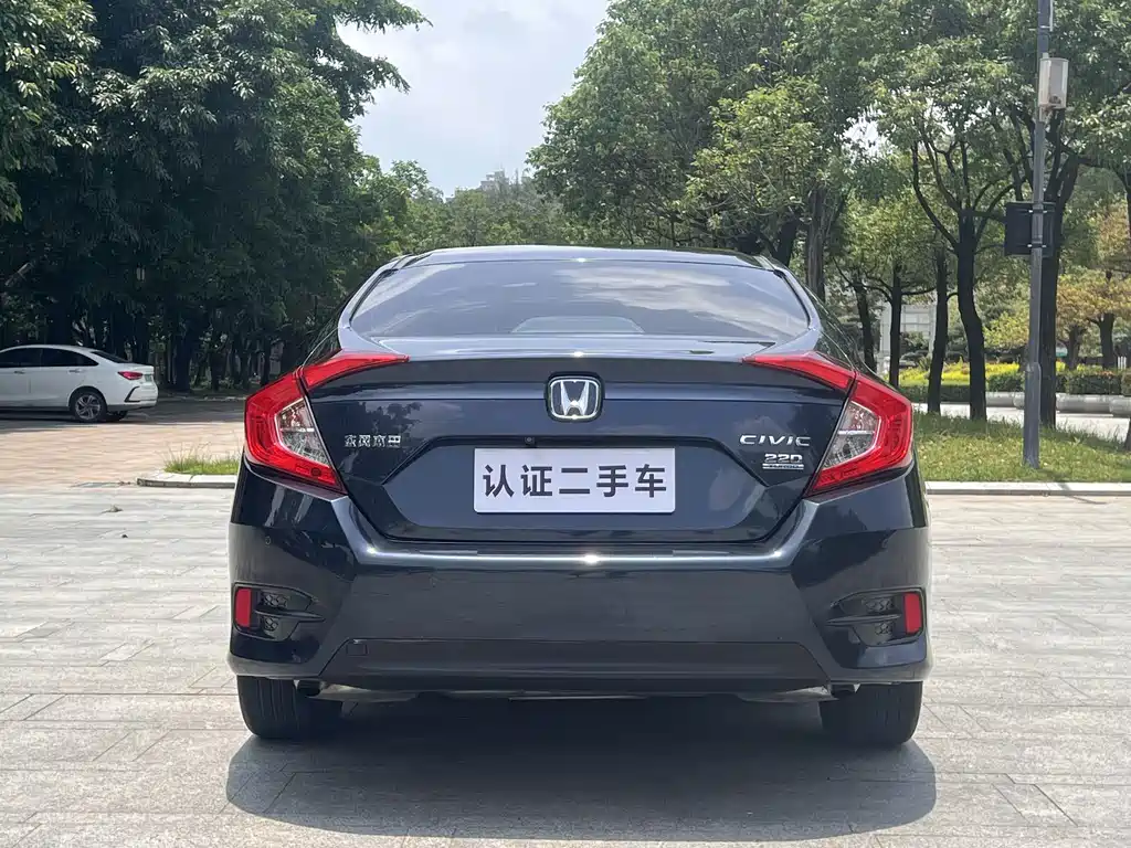 Honda Civic — фото 10