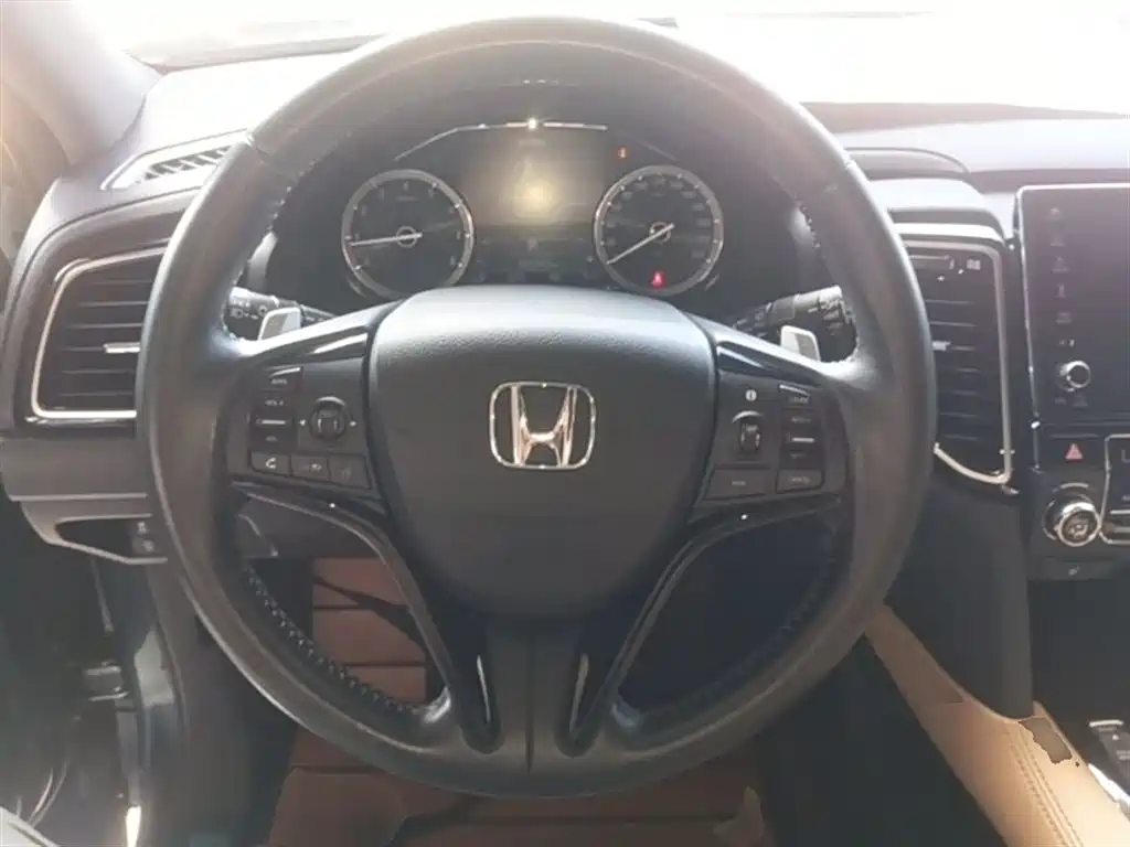 Honda UR-V — фото 11