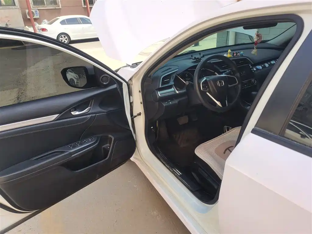 Honda Civic — фото 14