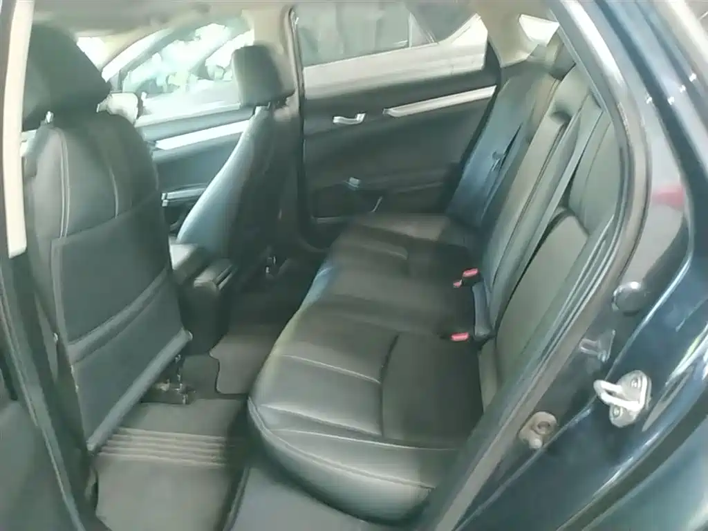 Honda Civic — фото 17