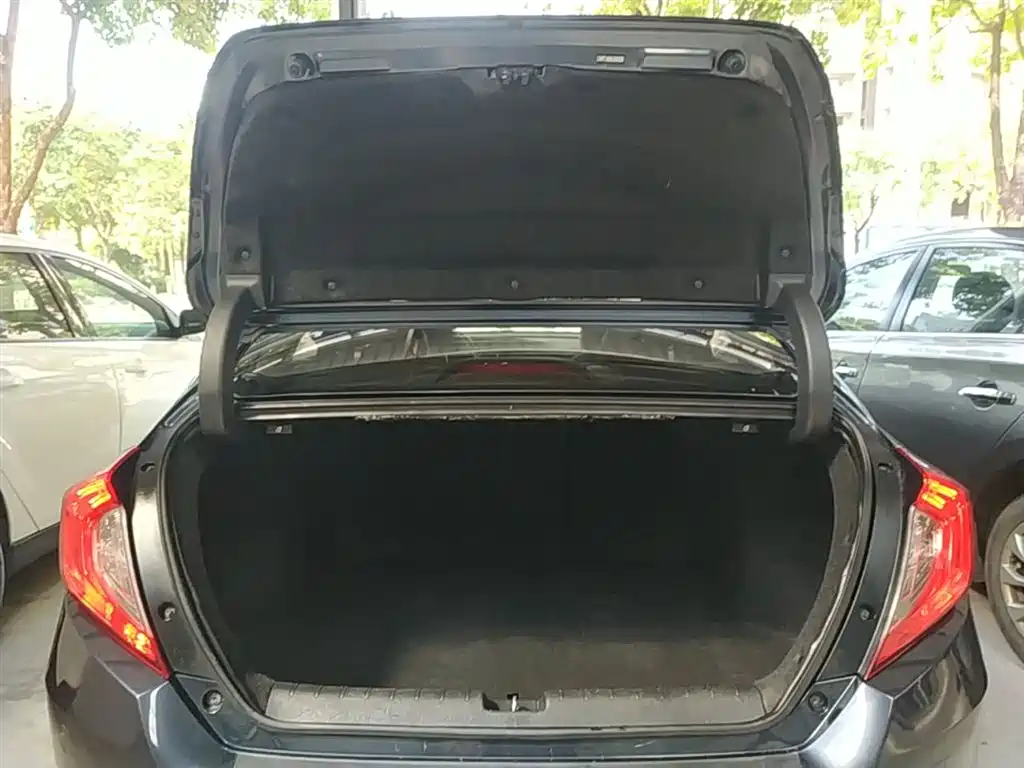 Honda Civic — фото 19