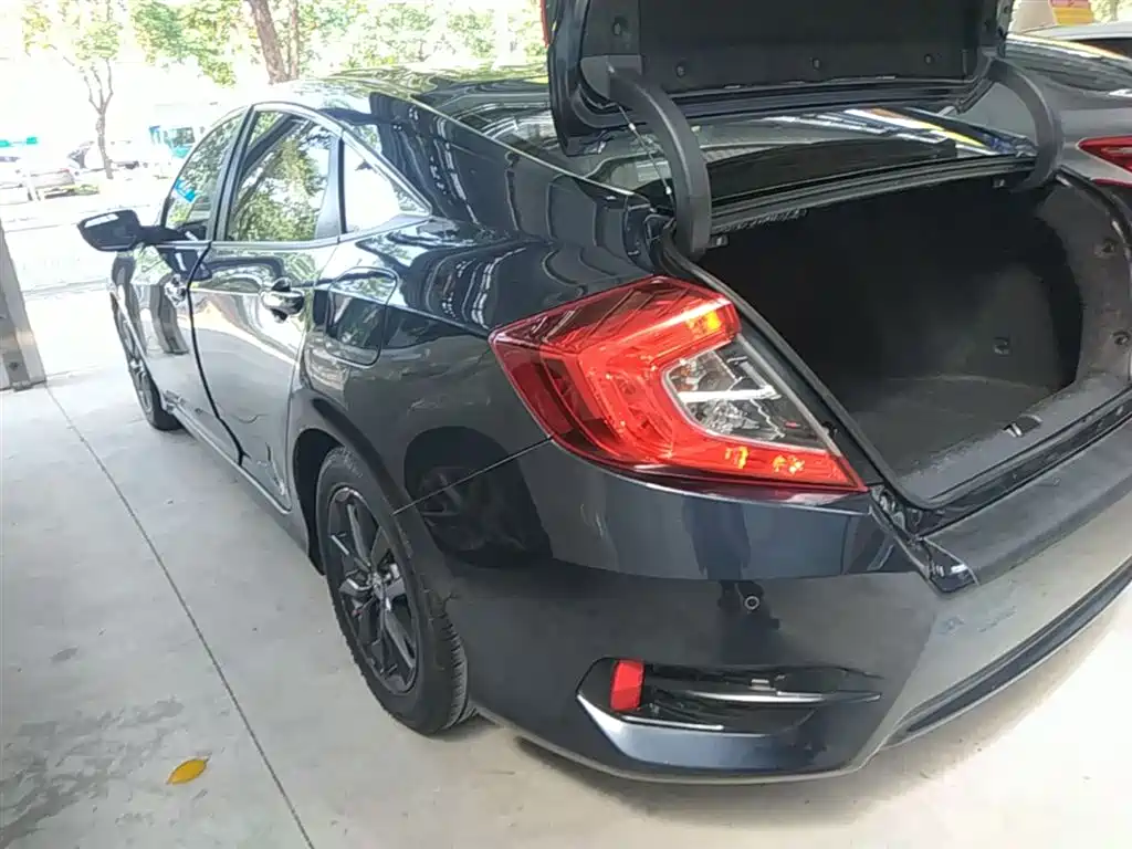 Honda Civic — фото 5
