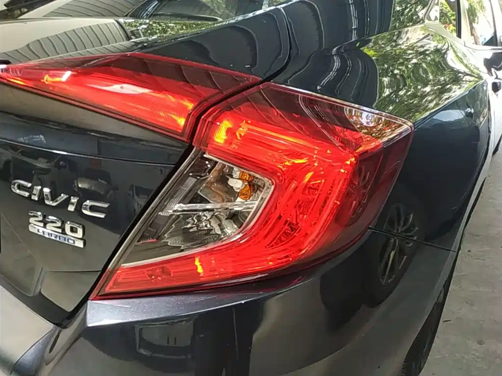 Honda Civic — фото 8