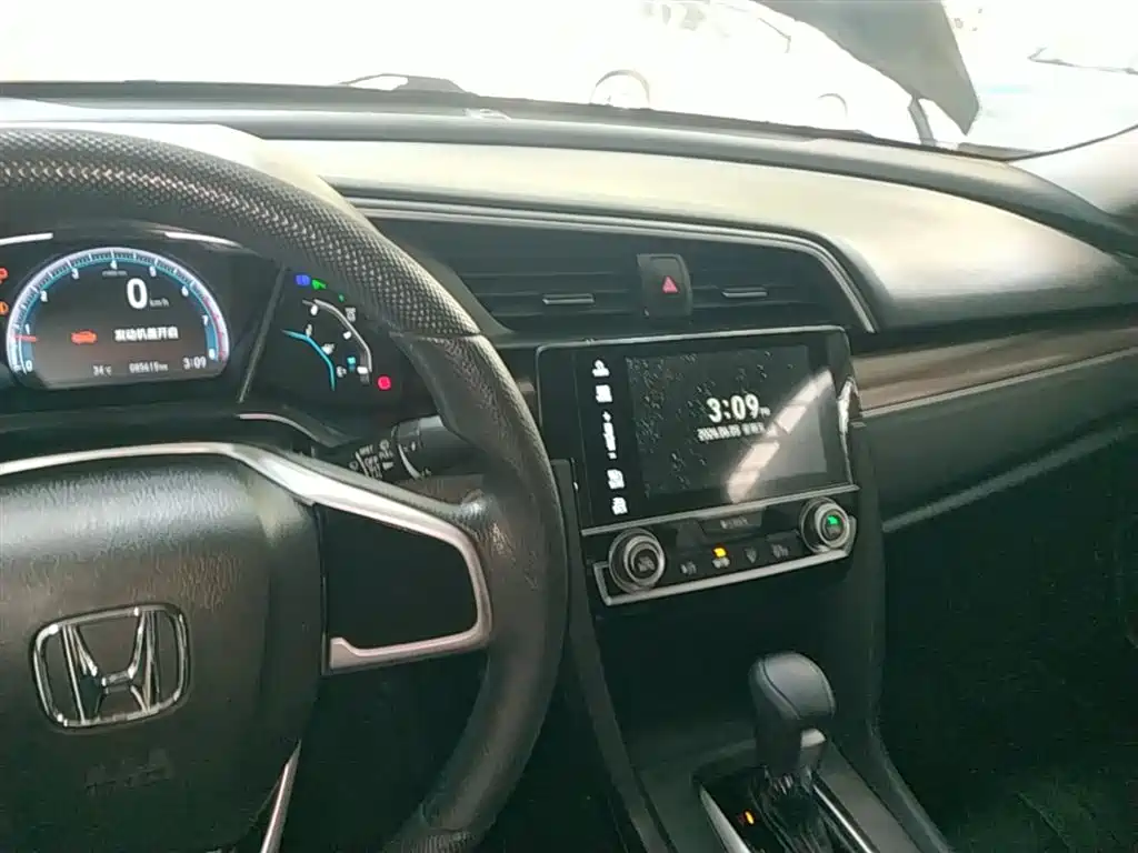 Honda Civic — фото 10
