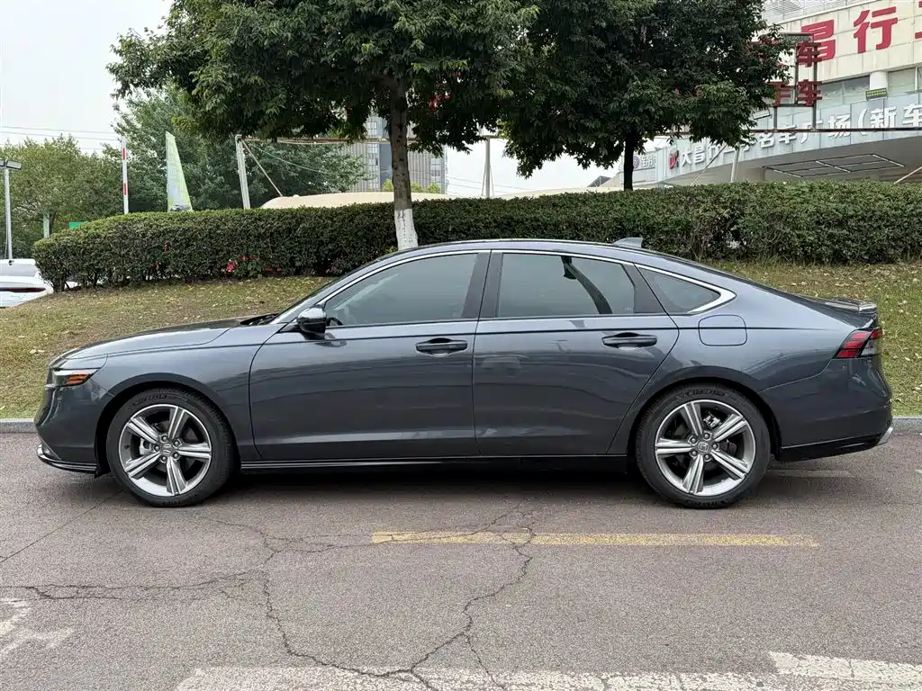 Honda Accord — фото 3