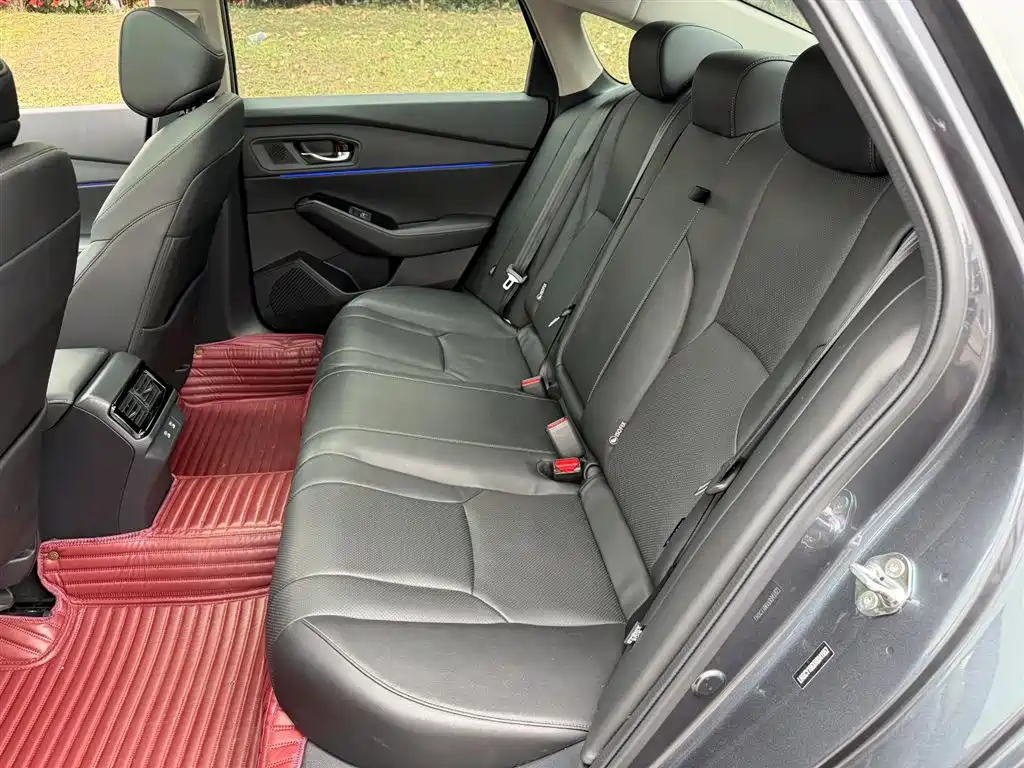 Honda Accord — фото 10