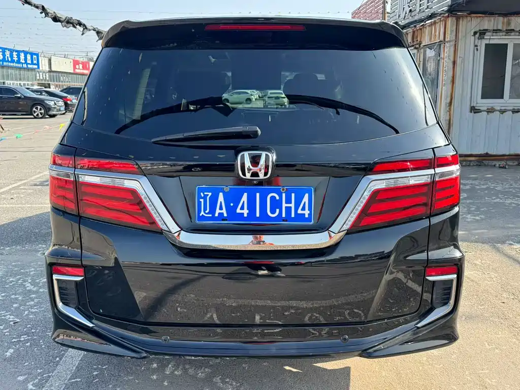 Honda Elysion — фото 15