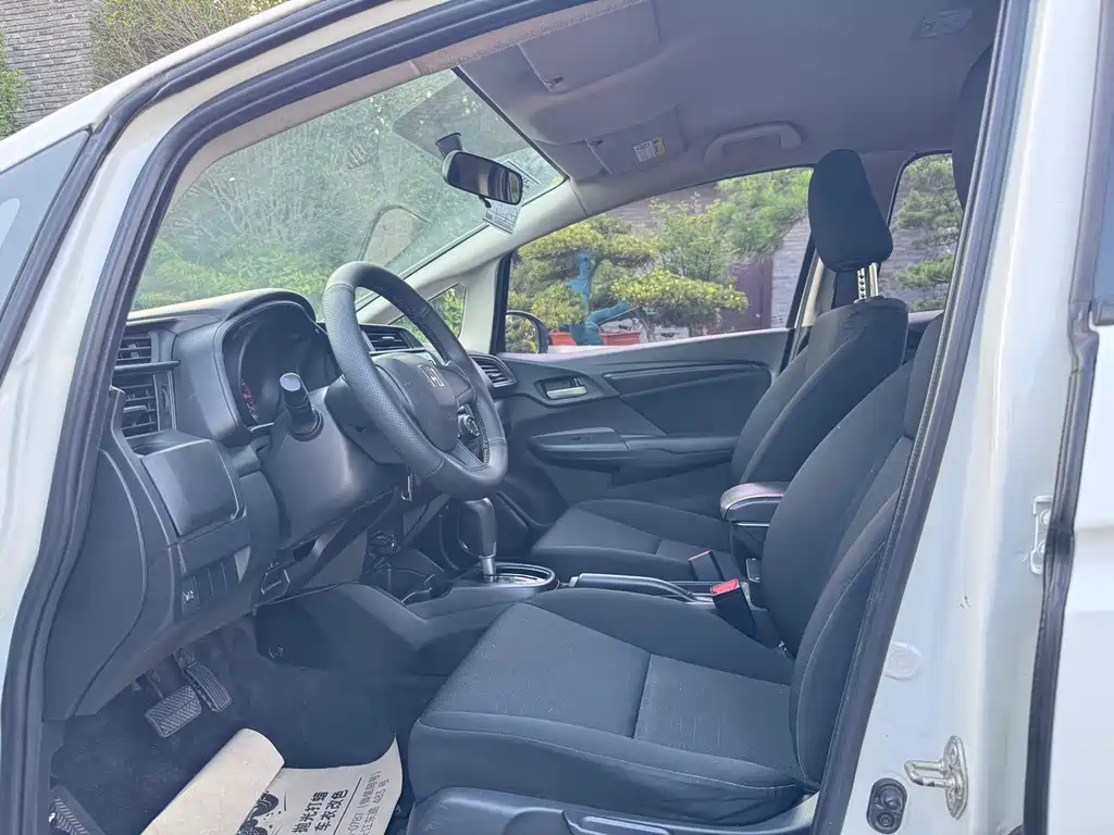 Honda Fit — фото 5