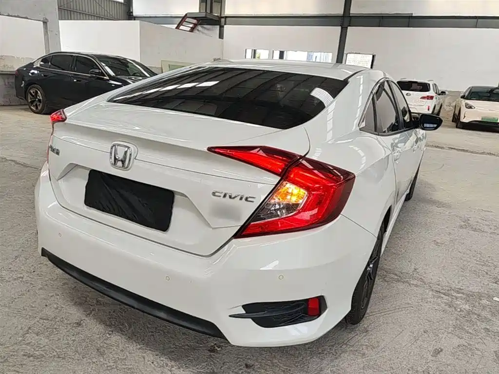 Honda Civic — фото 7