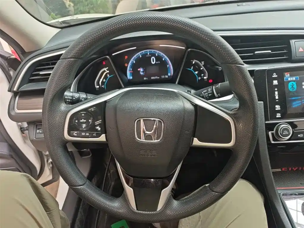 Honda Civic — фото 11