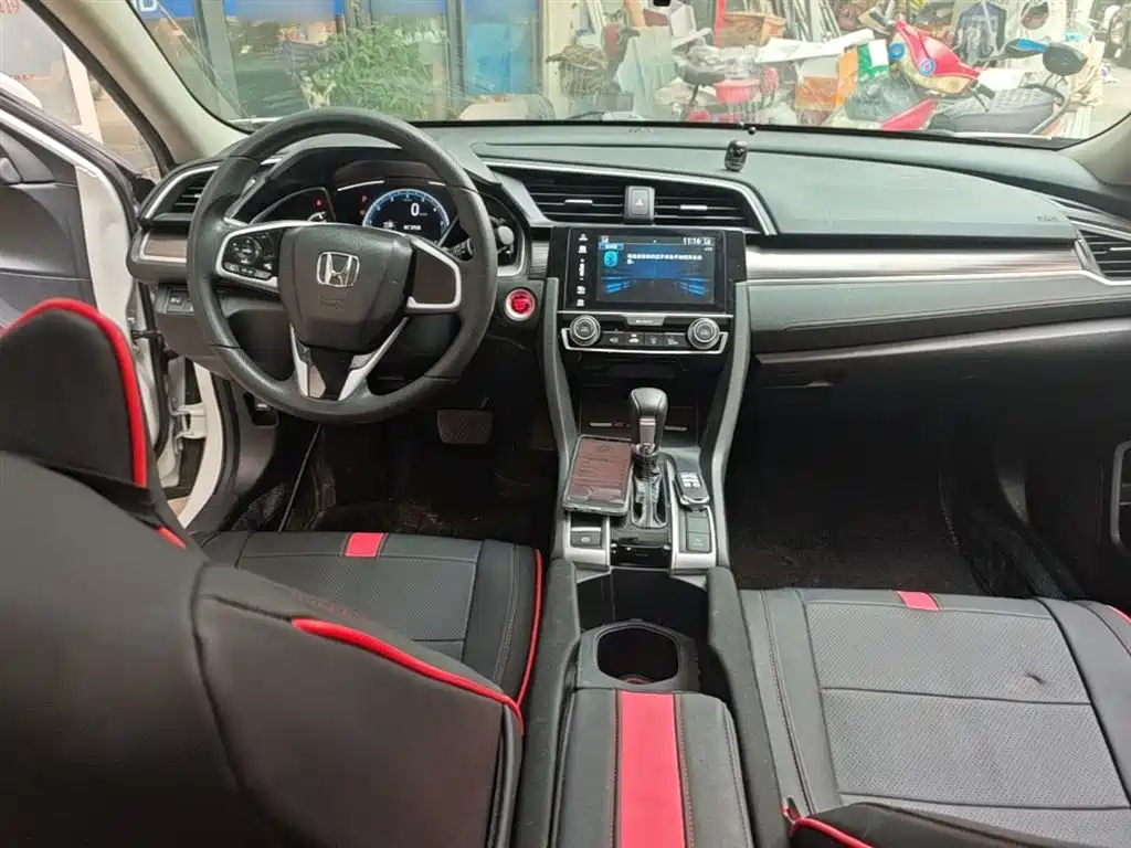 Honda Civic — фото 10